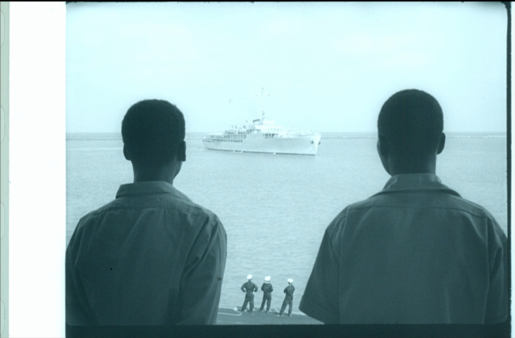 [Fig. 1] Still frame from 35mm film reel of outtakes filmed by Stevan Labudović, showing the arrival of “The Galeb,” the ship of Yugoslav President Tito in Ghana, in February 1961 (Source: Non-Aligned Newsreels x Filmske Novosti)